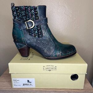 L'Artiste Spring Step Nancies Booties Floral Leather Ankle
Boots Sz 38 | 7.5-8